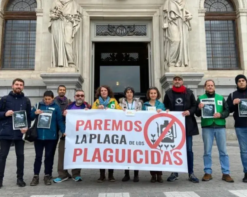 Paremos la plaga de los plaguicidas