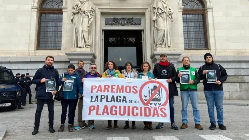 Paremos la plaga de los plaguicidas